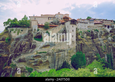 Stadt Meteora, Griechische Republik. Berge und Orte der Anbetung, Kirche und Schreine. 12. 19.09.2019. Reisen Foto. Stockfoto