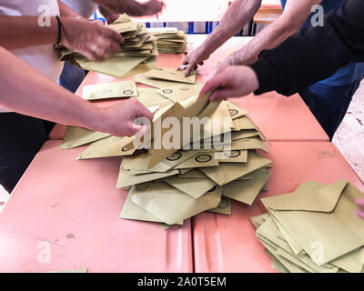 Bei der Auszählung der Stimmen bei den Parlamentswahlen in der Türkei, Juni 23, 2019, Istanbul, Türkei Stockfoto