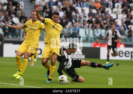 Turin, Italien, 21. September 2019, eine TIM 2019/2020 - Turin, ALLIANZ STADION JUVENTUS VS HELLAS VERONA 7 CRISTIANO RONALDO (juventus) CONTRASTATO IM BEREICH während Juventus Vs Hellas Verona - Italienische Fußball Serie A Männer Meisterschaft - Credit: LPS/Claudio Benedetto/Alamy Live News SERIE Stockfoto