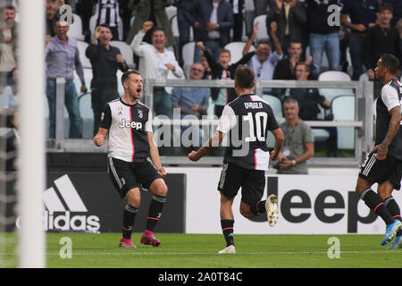 Turin, Italien, 21. September 2019, Serie A TIM 2019/2020 - Turin, ALLIANZ STADION JUVENTUS VS HELLAS VERONA 8 Aaron Ramsey (juventus) Glück während Juventus Vs Hellas Verona - Italienische Fußball Serie A Männer Meisterschaft - Credit: LPS/Claudio Benedetto/Alamy leben Nachrichten Stockfoto