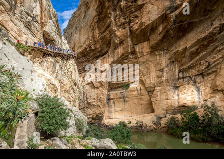 Gehwege und die Klippen von Caminito del Rey, Malaga, Andalusien, Spanien 24. April 2019 Stockfoto