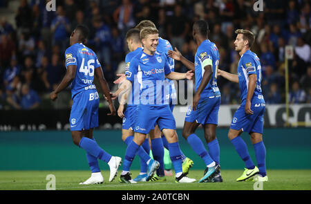 Genk, Belgien. 21 Sep, 2019. Krc Genk Spieler feiern, nachdem er ein Ziel der Jupiler Pro League Spieltag 8 zwischen KRC Genk und KV Oostende am 21. September 2019 in Genk, Belgien. (Foto von Vincent Van Doornick/Isosport) Credit: Pro Schüsse/Alamy leben Nachrichten Stockfoto