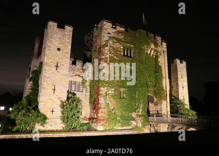 Hever Burg bei Nacht, Edenbridge, Kent, England, Großbritannien, USA, UK, Europa Stockfoto