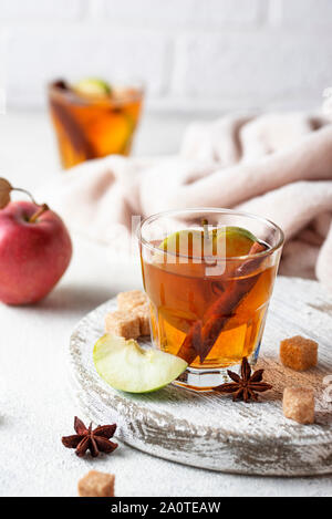 Spicy Apple Cider, Herbst trinken Stockfoto