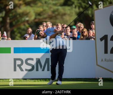 21. September 2019; Wentworth Club, Surrey, England; European Tour Golf, BMW PGA Championship Wentworth, dritte Runde; Andrew Johnston (GER) unter seinem T-Stück, das am 12. Loch Stockfoto