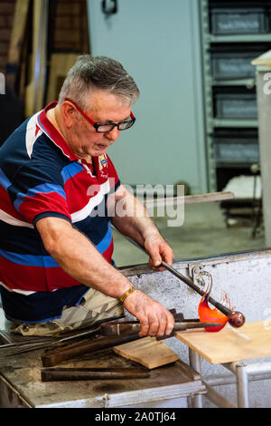 Der traditionellen Glasherstellung von Hand Vetri Artistici, Murano, Italien Stockfoto