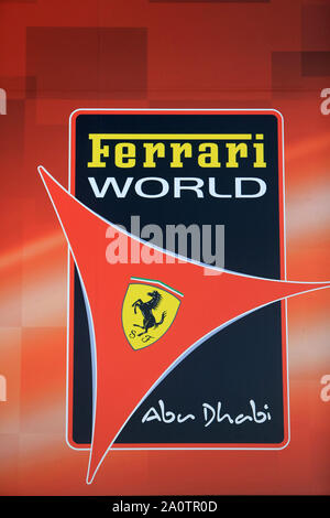 Le Ferrari World. 2010. Parc à thàme. Abu Dhabi. Vereinigte Arabes Unis. /Ferrari World. 2010. Theme Park. Emirat Abu Dhabi. Stockfoto