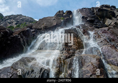 Hengjanefossen Wasserfall auf der Lysefjord Fjord um Stavanger, Norwegen Stockfoto