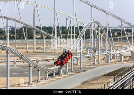 Zone de Lancement. Le grand huit. 'Formel Rossa". Montagnes russes lancées. Le Ferrari World. Parc à Thème. 2010. Ile de Yas. Abu Dhabi. Stockfoto