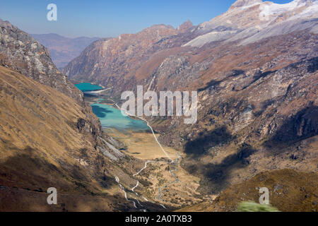 Die Llanganuco Seen Chinancocha und Orconcocha von Portachuelo, Cordillera Blanca, Ancash, Peru gesehen Stockfoto