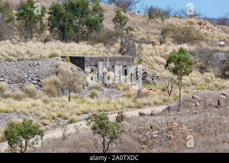 Ruinen einer zweiten Weltkrieg Bunker, Tower Hill, Charters Towers in Queensland, Queensland, Australien Stockfoto