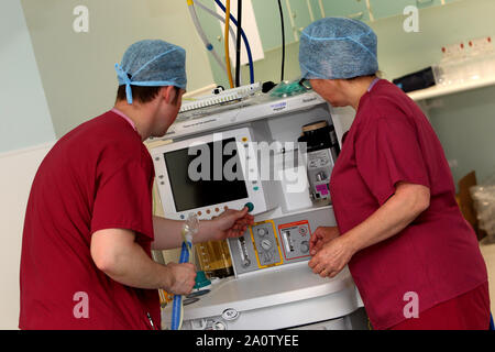 Allgemeine Ansichten von Krankenhauspersonal über ihre Arbeit im Royal Sussex County Hospital in Brighton, East Sussex, UK. Stockfoto