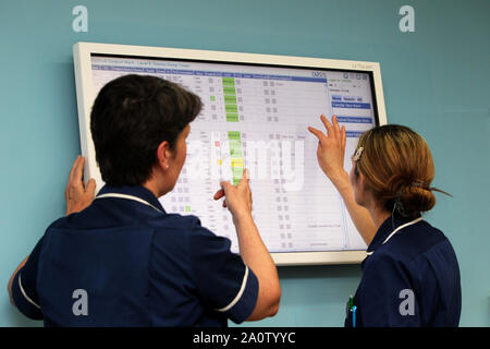 Allgemeine Ansichten von Krankenhauspersonal über ihre Arbeit im Royal Sussex County Hospital in Brighton, East Sussex, UK. Stockfoto