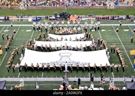 21.September 2019: Die Missouri pep Band zeigt ihre Unterstützung für die Stanley Cup Champion St. Louis Blues während eines SEK Konferenz Spiel, wo die Südcarolina Kampfhähne besucht die Missouri Tiger am Faurot Feld am Memorial Stadium in Columbia, MO Richard Ulreich/CSM gehalten Stockfoto