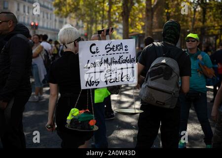 Paris, Frankreich. 21. September 2019. Gelb Protest melden Sie den 'climatchange' Protest in Paris an diesem Samstag Crédit Credit: EDOUARD MONFRAIS/Alamy leben Nachrichten Stockfoto