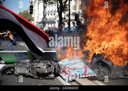 Paris, Frankreich. 21. September 2019. Gelb Protest melden Sie den 'climatchange' Protest in Paris an diesem Samstag Crédit Credit: EDOUARD MONFRAIS/Alamy leben Nachrichten Stockfoto