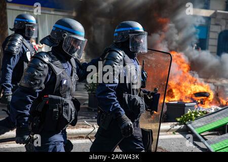 Paris, Frankreich. 21. September 2019. Gelb Protest melden Sie den 'climatchange' Protest in Paris an diesem Samstag Crédit Credit: EDOUARD MONFRAIS/Alamy leben Nachrichten Stockfoto