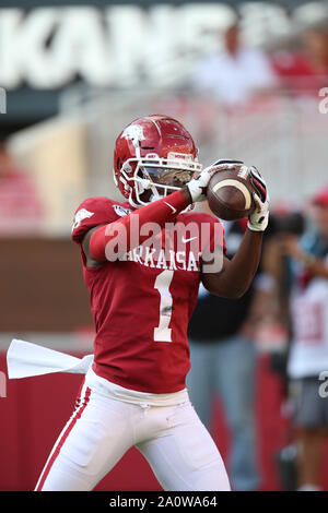 September 21, 2019: De'Vion Warren #1 Razorback Empfänger in einem Ball seinen Weg geworfen. San Jose State Arkansas 31-24 in Fayetteville, AR, Richey Miller/CSM besiegt Stockfoto