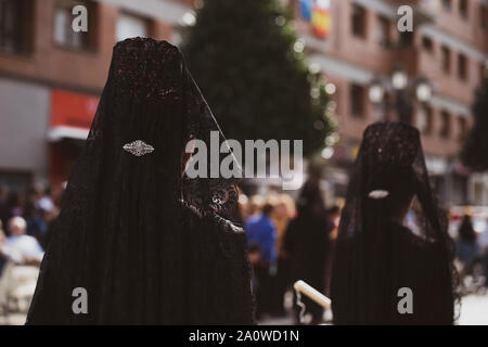 Ansicht der Rückseite des anolas' in einer Prozession, die Heilige Woche Stockfoto