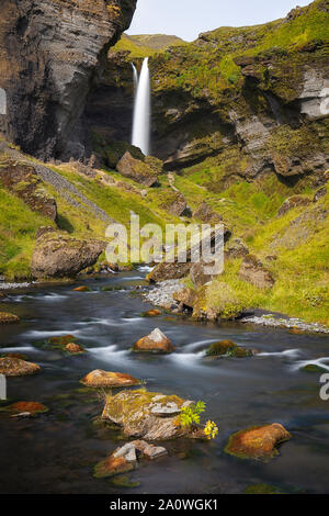 Kvernufoss Wasserfall im Süden Islands Stockfoto