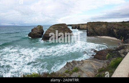 Playa de las Catedrales con Marea Alta Stockfoto