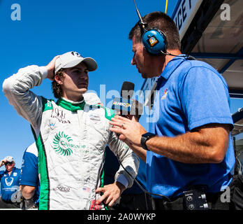 21. September 2019 Monterey, CA, USA Harding Rennfahrer Gabby Chaves (88) von NTT nach dem Firestone Grand Prix von Monterey IndyCar Qualifizieren an Weathertech Raceway Laguna Seca in Monterey, CA Thurman James/CSM, befragt Stockfoto