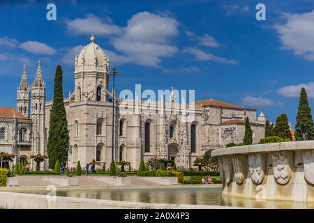 Kloster Jeronimos aka Santa Maria de Belém Kloster. Als UNESCO-Weltkulturerbe als Meisterwerk der manuelinischen Kunst eingestuft Stockfoto