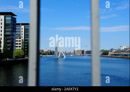 BERLIN, DEUTSCHLAND, Berlin. Deutschland. Molecule man Skulptur des amerikanischen Künstlers Jonathan Borofsky an der Spree, Treptower, deutschland, europa, Stockfoto