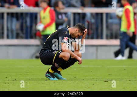 München, Deutschland. 21 Sep, 2019. firo: 21.09.2019, Fußball, 1.Bundesliga, Saison 2019/2020, FC Bayern München - FC Köln, Jonas Hector, FC Cologne, Koeln, Koln, vollständige Abbildung, Enttäuschung, | Verwendung der weltweiten Kredit: dpa/Alamy leben Nachrichten Stockfoto