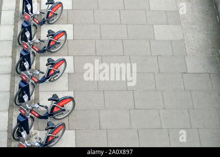 Santander Fahrradverleih Station, Victoria Embankment, London, Vereinigtes Königreich Stockfoto