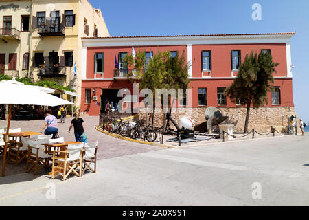 Chania, Kreta, Griechenland. Juni 20119. Das Maritime Museum von Kreta auf der Venezianische Hafen in Chania Westkreta. Stockfoto