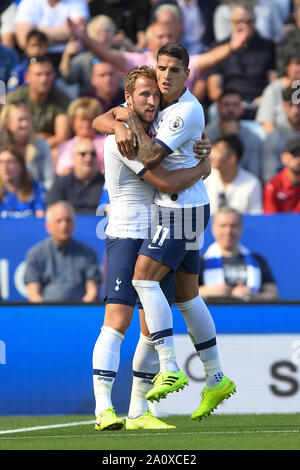 21. September 2019, King Power Stadion, Leicester, England; Premier League Fußball, Leicester City vs Tottenham Hotspur: Harry Kane (10) von Tottenham Hotspur feiert mit Erik Lamela (11) von Tottenham Hotspur, nachdem er ein Ziel es 0-1 Credit: Jon Hobley / Aktuelles Bilder der Englischen Football League Bilder unterliegen DataCo Lizenz Stockfoto