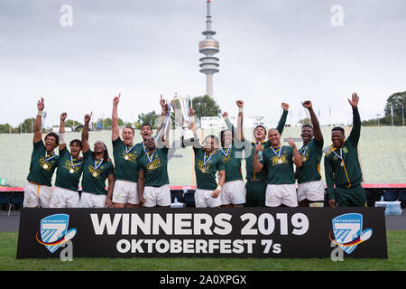 München, Deutschland. 22 Sep, 2019. Oktoberfest Sevens Rugby Turnier in München am 21. und 22. September 2019. Sieger foto Turniersieger Südafrika. Credit: Jürgen Kessler/Kessler-Sportfotografie/dpa/Alamy leben Nachrichten Stockfoto