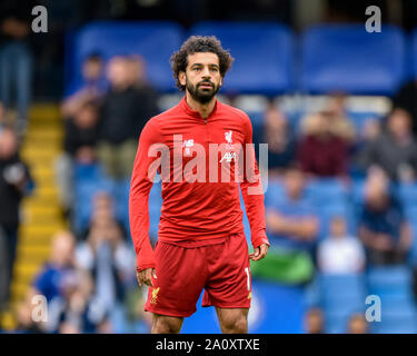 London, Großbritannien. 22 Sep, 2019. 22. September 2019, Stamford Bridge, London, Bundesliga, Chelsea vs Liverpool; Mohamed Salah (11) von Liverpool aufwärmen Credit: David John/News Bilder der Englischen Football League Bilder unterliegen DataCo Lizenz Credit: Aktuelles Bilder/Alamy leben Nachrichten Stockfoto