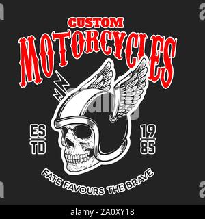 Custom Motorräder. Plakat Vorlage mit Schädel in winged Racer Helm. Design Element für Poster, Logo, Beschriftung, Schild, Abzeichen. Vector Illustration Stock Vektor