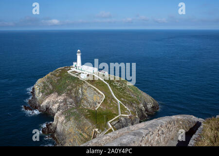 South Stack Leuchtturm auf Anglesey in Wales, Großbritannien Stockfoto