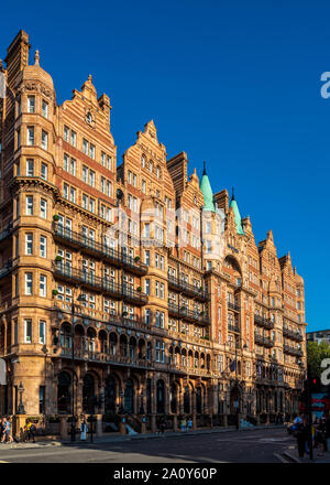 Kimpton Fitzroy Hotel in London am Russell Square in Bloomsbury London. Ursprünglich das Hotel Russell, Architekten Charles Fitzroy Doll, eröffnet 1900 Stockfoto