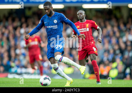 London, Großbritannien. 22 Sep, 2019. Fikayo Tomori von Chelsea in der Premier League Spiel zwischen Chelsea und Liverpool an der Stamford Bridge, London, England am 22. September 2019. Foto von salvio Calabrese. Nur die redaktionelle Nutzung, eine Lizenz für die gewerbliche Nutzung erforderlich. Keine Verwendung in Wetten, Spiele oder einer einzelnen Verein/Liga/player Publikationen. Credit: UK Sport Pics Ltd/Alamy leben Nachrichten Stockfoto