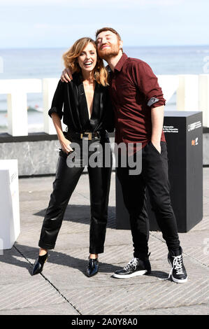 San Sebastian, Spanien. 22 Sep, 2019. Leticia Dolera und Manuel Burque am Fotoshooting für "Vida Perfecta' an der 67th San Sebastian International Film Festival / Festival Internacional de Cine de San Sebastián auf dem Kursaal Terasse. San Sebastian, 22.09.2019 | Verwendung der weltweiten Kredit: dpa/Alamy leben Nachrichten Stockfoto