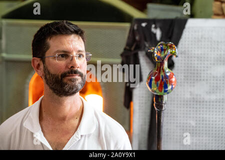 Der traditionellen Glasherstellung von Hand Vetri Artistici, Murano, Italien Stockfoto