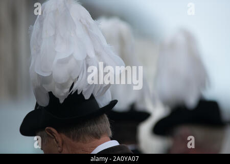 Bayerischer Traditionshut, gesehen vor der Kostümparade anlässlich des Oktoberfestes in München Stockfoto