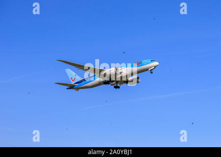 TUI G-TUIF, Boeing 787-8 Dreamliner in der Luft Nachdem es am Flughafen Bristol Stockfoto