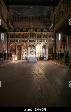 Innenraum der Griechisch-katholischen Kirche von 1801 von Ropki im Freilichtmuseum in Sanok, Polen. Stockfoto