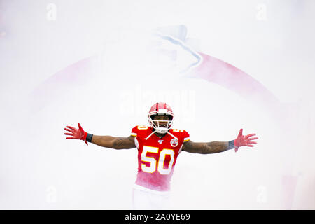 Kansas City, USA. 22 Sep, 2019. Kansas City Chiefs inside linebacker Darron Lee (50), läuft durch den Tunnel, bevor Sie auf die Baltimore Ravens in Arrowhead Stadium in Kansas City, Missouri am Sonntag, 22. September 2019. Foto von Kyle Rivas/UPI Quelle: UPI/Alamy leben Nachrichten Stockfoto