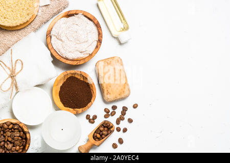 Kaffee Peeling aus Meersalz, kosmetische Öl- und Kaffee. Stockfoto