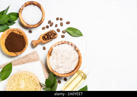 Kaffee Peeling aus Meersalz, kosmetische Öl- und Kaffee. Stockfoto