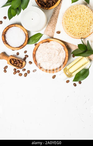 Kaffee Peeling aus Meersalz, kosmetische Öl- und Kaffee. Stockfoto