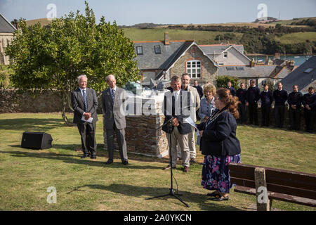 Nachrichten, SKH Herzog von Kent Enthüllung der RNLI 150 Jahr Festschrift Statue in Salcombe 21. September 2019, Salcombe, Devon Salcombe Nachrichten Stockfoto