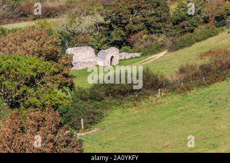 Alte steinerne Kirche Ort, South Coast Path Spaziergang von charmouth zu Golden Cap, Dorset, England, UK gb Stockfoto