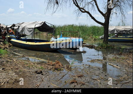 Die Boote dockten am See Chamo an Stockfoto